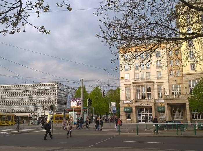 Belebung des Breiten Wegs + bessere Einkaufsöglichkeiten